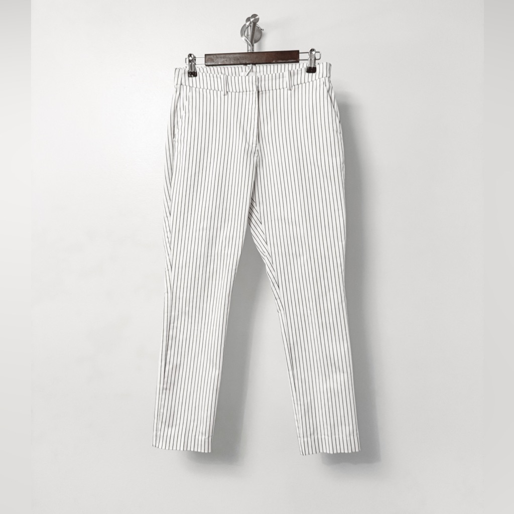 H&M Pin Stripe Slim Leg Flat Front Fall Chic Trouser Slacks White Black 10